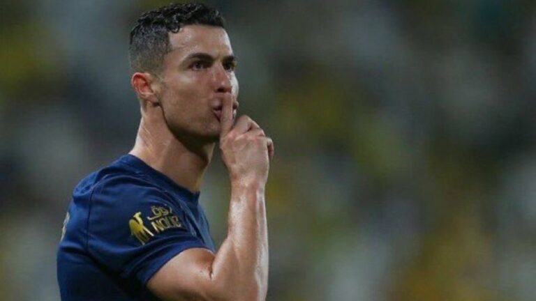 شاهد كيف رد رونالد على جماهير الاتفاق بعد الهتاف لميسي ؟