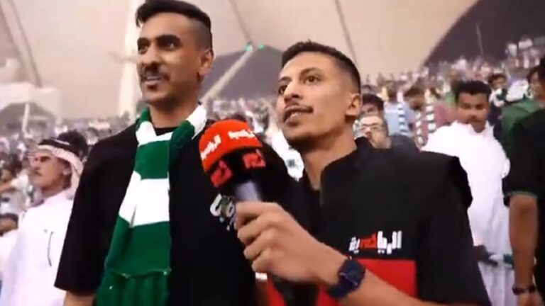 بالفيديو: مشجع أهلاوي توقع خسارة الهلال فتفاجئ بتسجيل هدف في فريقه