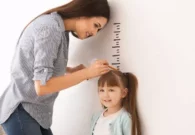 بالفيديو: استشاري يكشف عن أسباب قصر القامة الناتجة عن نقص هرمون النمو