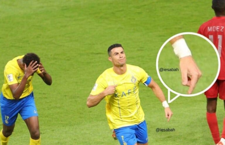 كشف سر الربطة البيضاء في معصم رونالدو أثناء مباراة الدحيل القطري