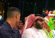 شاهد كريستيانو رونالدو ورئيس الهلال يتبادلان الحديث في حفل افتتاح موسم الرياض
