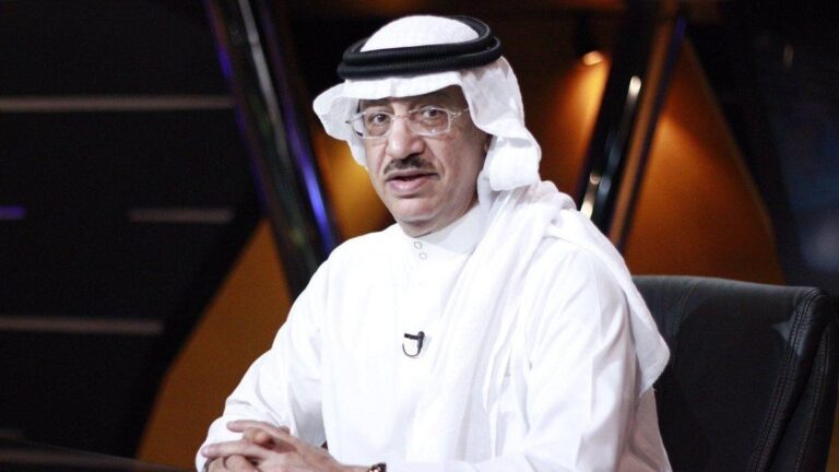 جمال عارف يعلق على المطالبات بإقالة مدرب الاتحاد نونو سانتو ويحذر من تبعات ذلك