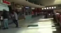 فيديو.. يوتيوبر أمريكي يتعرض لإصابة بطلق ناري أثناء تصوير مقلب في متجر