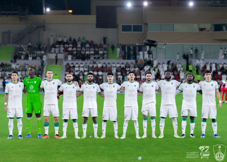 أتلتيكو مدريد يُهدد استمرار نجم الأهلي مع ناديه!
