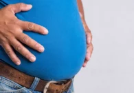 لماذا يتكون الكرش وكيف نتخلص منه؟ خبير تغذية روسي يوضح