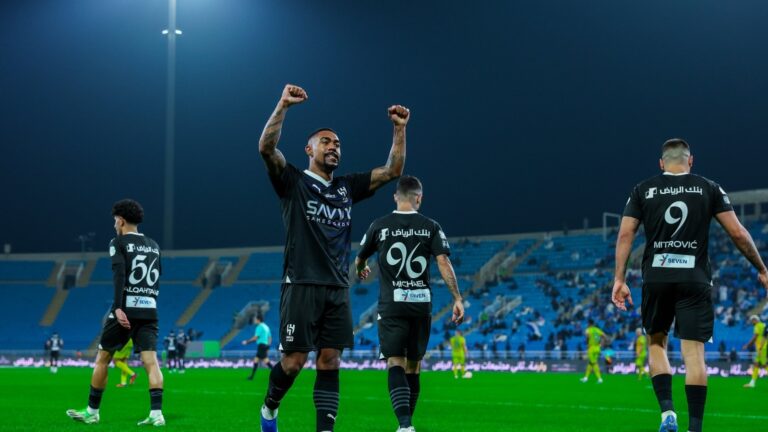 الهلال يقسو على الحزم بإنتصار ثقيل.. شاهد الأهداف التسعة