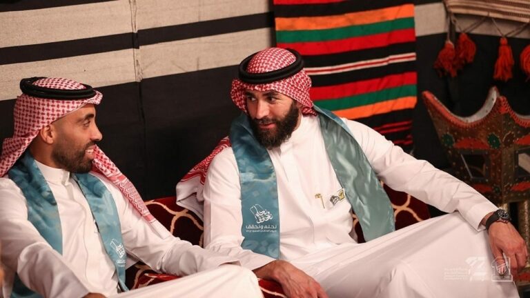 كريم بنزيما: أتعامل مع المملكة كوطن ثاني.. وأسعى لتطوير كرة القدم السعودية