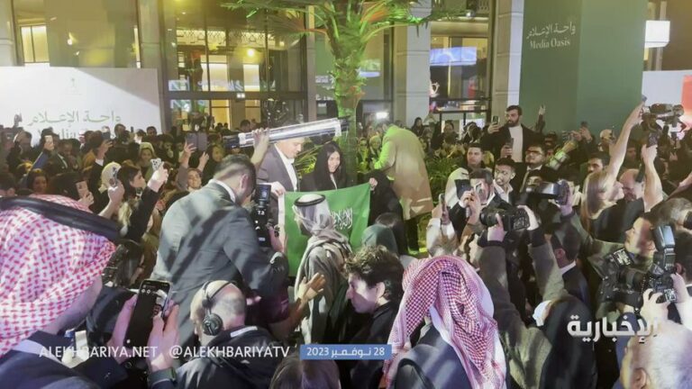 شاهد عزف النشيد الوطني للمملكة في باريس احتفالا بالفوز بتنظيم اكسبو 2030