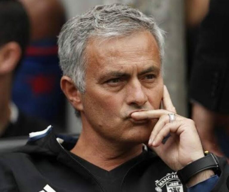 ديلي ميرور: اتحاد جدة يعرض رسميا على مورينيو تدريب الفريق