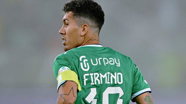 شاهد مهاجم الأهلي فيرمينو يهدر هدف مؤكد بطريقة غريبة