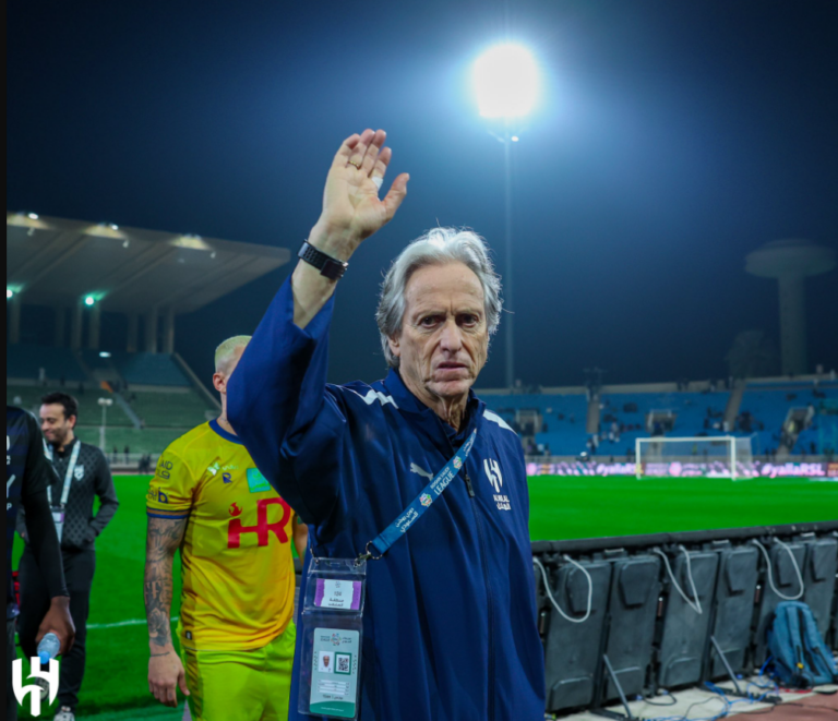 قبل الديربي.. جيسوس يتفوق تاريخيًا على مدرب النصر