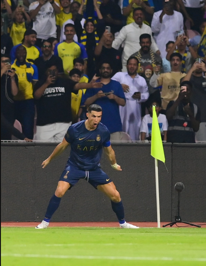 رونالدو يُشعل الصراع مع نجمي بايرن ميونيخ ومانشستر سيتي
