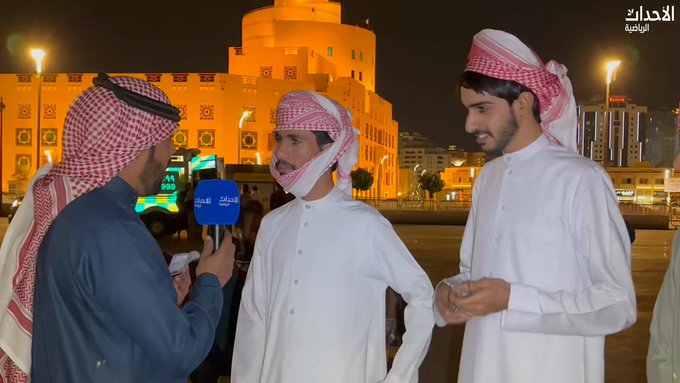 شاهد شباب ينفذون مقلب بشاب من نجران عبر سؤاله “عطني لاعب من لاعبي الصين”