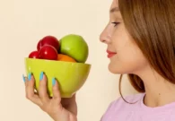تعرف على 13 نوعاً من الأطعمة تؤخر ظهور التجاعيد المبكرة