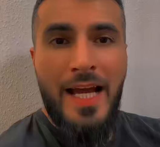 فيديو.. خبير أعصاب يكشف عن فوائد صحية للنوم بدون ملابس