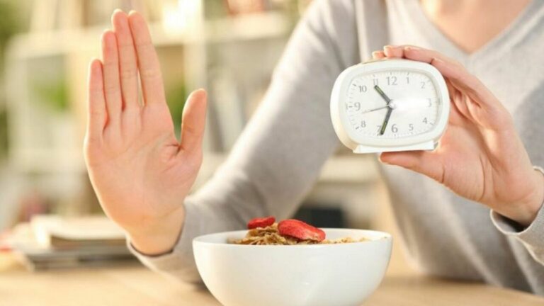 بالفيديو: استشاري يحذر من الصيام المتقطع لمرضى السرطان