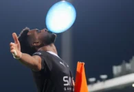فيديو.. البليهي يتواجد في منزل الطفلين الذي رفض التقاط صورة تذكارية معهم ويعتذر لهما