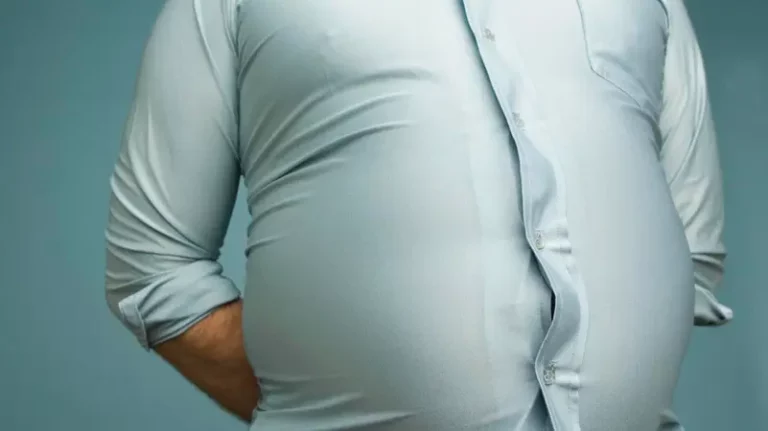 يجب تناولها في الصباح.. 10 مشروبات تحرق الدهون