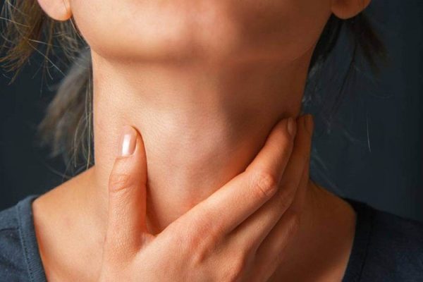 فيديو.. استشاري غدد صماء وسكري تكشف أسباب انتشار أورام الغدة الدرقية في المملكة خلال الـ30 سنة الماضية