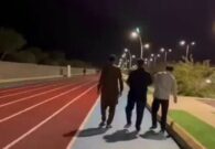 فيديو.. شاب سعودي يفاجئ مقيمين هنود بالتحدث بلغتهم ويشعرهم بالفخر بالمملكة