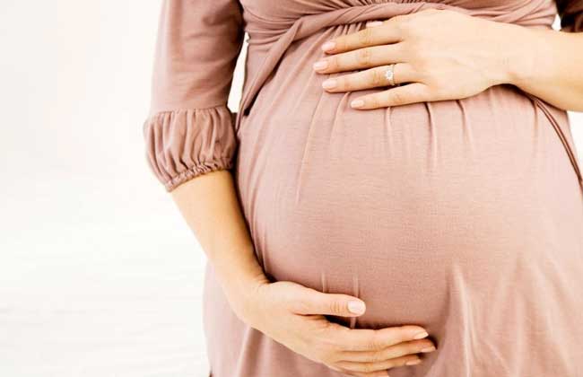 بالفيديو: طبيبة توجه نصائح هامة للنساء الحوامل خلال صيام شهر رمضان