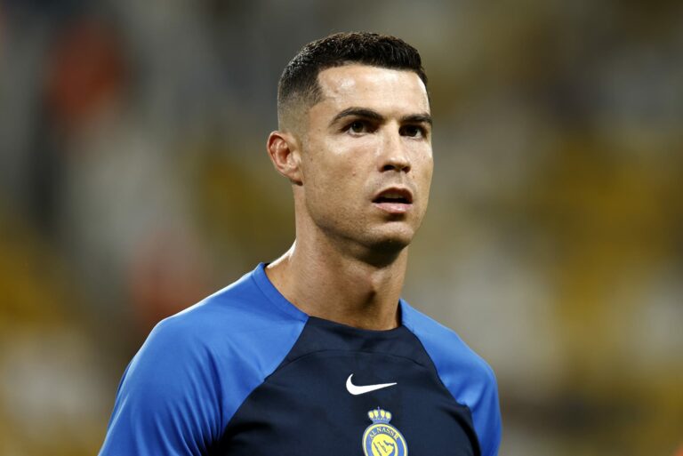 رونالدو يفاجئ متابعيه برسالة إلى ريال مدريد