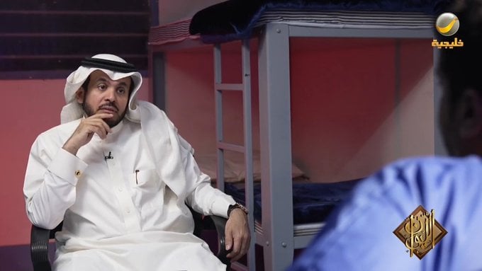 بالفيديو: مروج مسجون في إصلاحية جدة يكشف طريقة دخول المخدرات إلى السعودية.. وكيفية توزيعها على المدمنين وأسباب انخفاض سعر الشابو