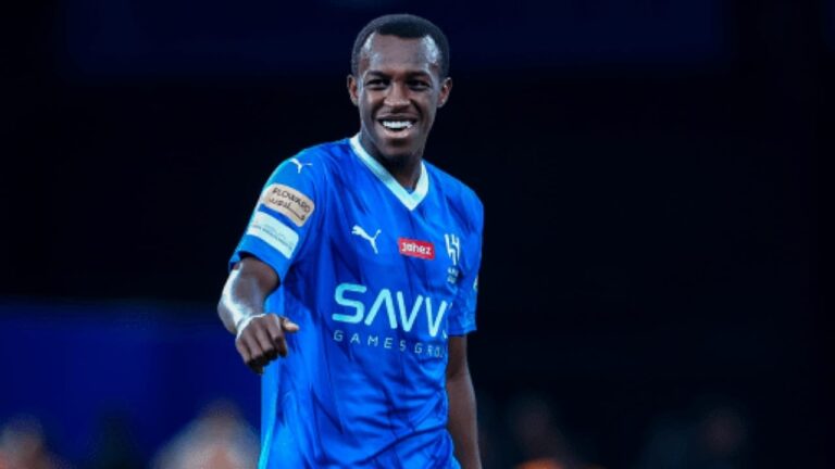 وكيل سعود عبدالحميد يحسم الجدل حول رحيله عن الهلال للاحتراف في الخارج