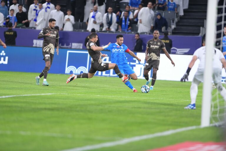 فيديو.. الهلال يهزم ضمك 2-1 في دوري روشن للمحترفين