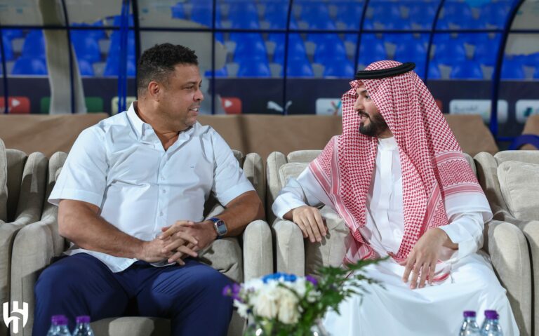 بالصور: رونالدو يزور الهلال.. والكشف عن السبب