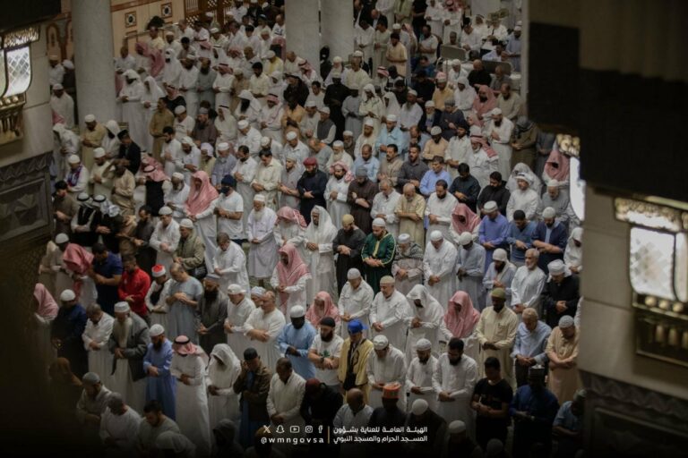مشاهد من صلاة التراويح في المسجد الحرام والمسجد النبوي