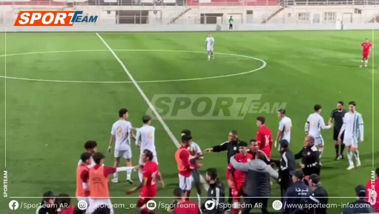 انتقادات واسعة لمدرب المنتخب الجزائري تحت 20 سنة بعد صفعه لاعبيه في مباراة ودية -فيديو
