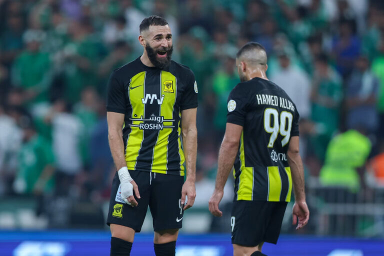 بنزيما يغرّد بالعربية بعد بلوغ اتحاد جدة نهائي كأس السوبر السعودي