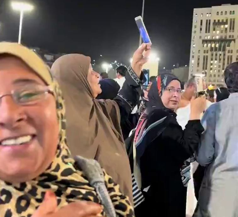 بالزغاريد.. شاهد ردة فعل مؤثرة للمعتمرات المصريات في الحرم المكي أثناء تكبيرات العيد