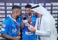 مزحة طريفة بين لاعبي الهلال علي البليهي ومالكوم خلال لقاء صحفي مباشر