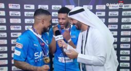 مزحة طريفة بين لاعبي الهلال علي البليهي ومالكوم خلال لقاء صحفي مباشر
