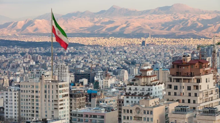 إيران تكشف عن أول إجراء بعد استهداف إسرائيل موقعا في أصفهان