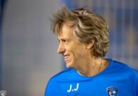 مدير الهلال خورخي خيسوس يزور مسجد الملك خالد في الرياض ويتحدث عن تجربته الروحية -فيديو