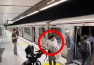 شاهد سيدة داخل محطة مترو تتعرض لموقف مرعب مع طفلها
