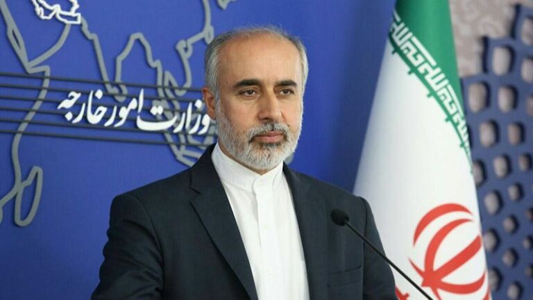 إيران تبرر الهجمات على إسرائيل وتؤكد شرعية احتجاز سفينة في مضيق هرمز