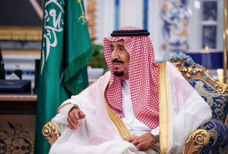 خادم الحرمين يهنئ الأمتين العربية والإسلامية بعيد الفطر المبارك عبر منصة X
