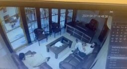 شاهد كاميرا توثق لحظة انتحار رجل أعمال باكستاني داخل مكتبه والكشف عن السبب