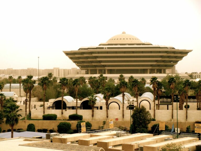 تنفيذ حكم القتل قصاصا بمواطن ضرب زوجته بأداة صلبة وخنقها حتى وفاتها بمكة