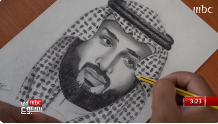 من الحراسة إلى الفن: شاب سعودي يحقق حلمه بجمع بين العمل والموهبة -فيديو