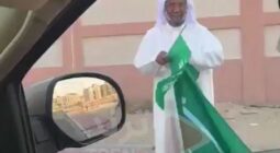 مقطع فيديو يوثق ردة فعل مؤثرة: موقف سعودي تجاه كويتي يرفع علم المملكة من الأرض