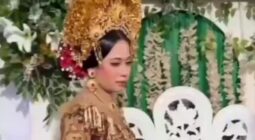 فيديو.. لحظة إغماء عروس في حفل زفافها تثير الدهشة في إندونيسيا