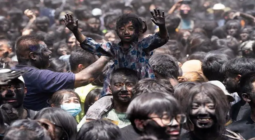 شاهد صينيون يدهنون وجوههم باللون الأسود لسبب غريب