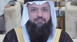 بالفيديو: نهاية مؤثرة لطبيب سعودي شهير توفي على متن طائرة في طريقها إلى حائل
