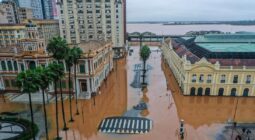 شاهد مدينة برازيلية تغرق تحت مياه الفيضان