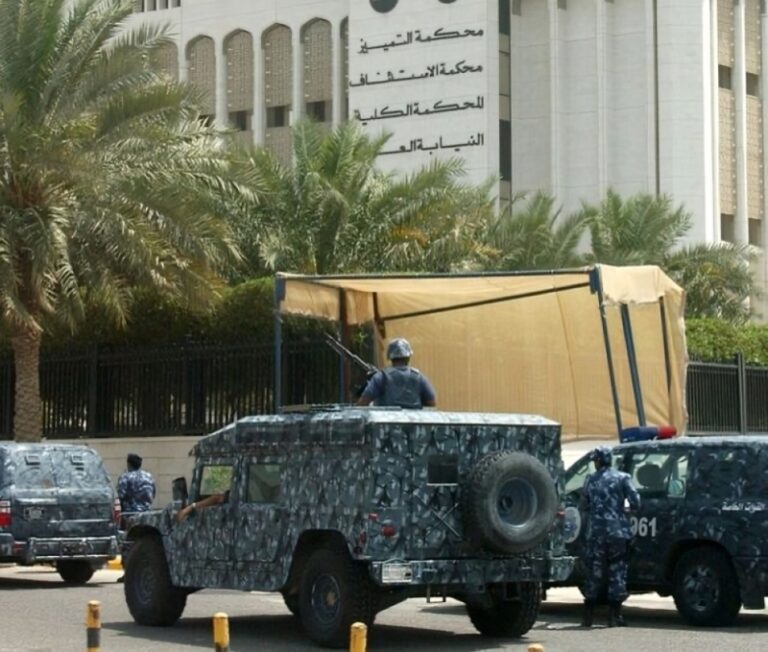 القبض على كويتي اجتمع مع أتباع جماعة محظورة وخططوا لعمليات إرهابية في ‎السعودية
